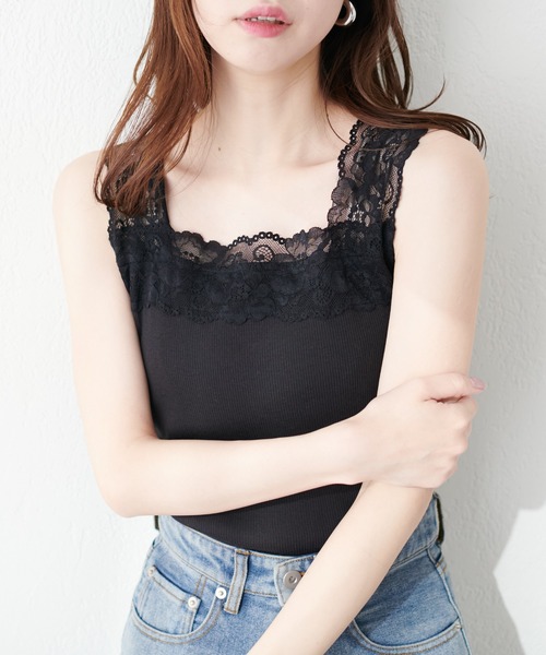 natural couture（ナチュラルクチュール）の「2WAY幅広レースキャミソール（キャミソール・レディース・ブラック/アイボリー/グレイッシュベージュ・FREE）」の2枚目の写真