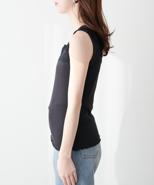 natural couture（ナチュラルクチュール）の「2WAY幅広レースキャミソール（キャミソール・レディース・ブラック/アイボリー/グレイッシュベージュ・FREE）」の21枚目の写真