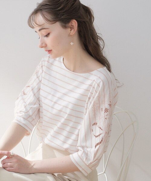 couture brooch(クチュールブローチ)の「◆新色追加【接触冷感/UV/洗える】マーガレットエンブロドルマンカットソー(Tシャツ/カットソー・レディース・ブルー系7/ブラック/サンドベージュ/ブラック系2/オフホワイト/ライトグリーン/ホワイト系9/ホワイト系5/ピンク系その他・34/42/38)」の9枚目の写真