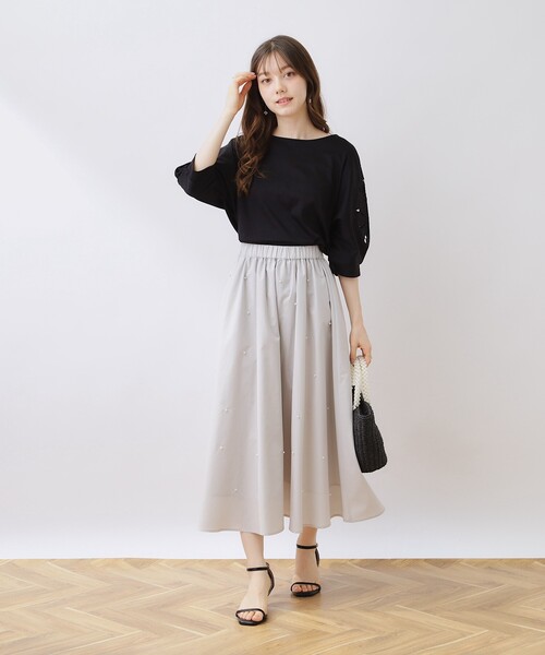 couture brooch(クチュールブローチ)の「◆新色追加【接触冷感/UV/洗える】マーガレットエンブロドルマンカットソー(Tシャツ/カットソー・レディース・ブルー系7/ブラック/サンドベージュ/ブラック系2/オフホワイト/ライトグリーン/ホワイト系9/ホワイト系5/ピンク系その他・34/42/38)」の14枚目の写真