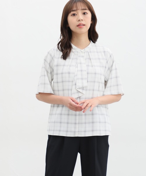 Honeys(ハニーズ)の「5分袖ボウタイブラウス(シャツ/ブラウス・レディース・ネイビー/ホワイト/ネイビー系/ホワイト系その他/ラベンダー/ベージュ系その他/ブラウン/ピンク系その他・LL/3L/S/M/L)」の22枚目の写真