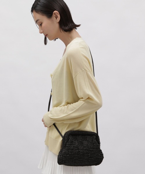 LAKOLE(ラコレ)の「ペーパー2WAYがま口ショルダーバッグ / 996445(ショルダーバッグ・レディース・ブラック/アイボリー・FREE)」の10枚目の写真