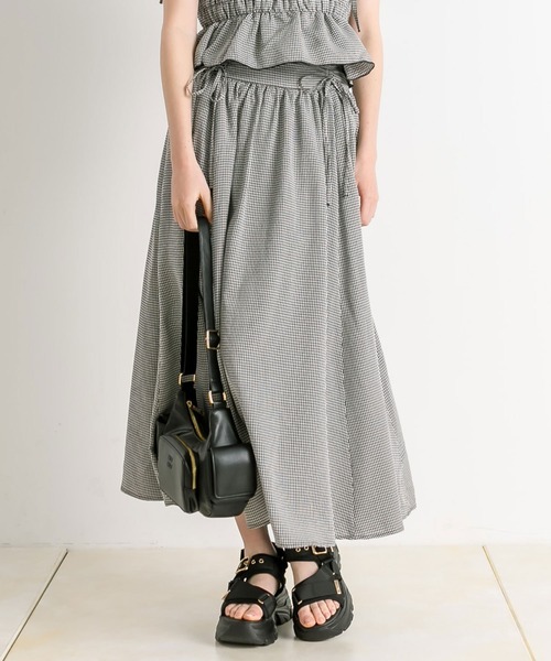 OLIVE des OLIVE(オリーブデオリーブ)の「ドロストリボンロングフレアスカート(スカート・レディース・ブラック/サックスブルー/ブラック系/オフホワイト・FREE)」の4枚目の写真