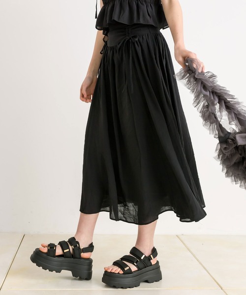OLIVE des OLIVE(オリーブデオリーブ)の「ドロストリボンロングフレアスカート(スカート・レディース・ブラック/サックスブルー/ブラック系/オフホワイト・FREE)」の17枚目の写真