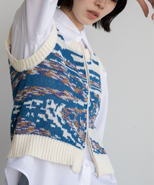 VACANCY（ヴァカンシー）の「ウォーターサイド柄ZIPニットベスト（ベスト・レディース・アイボリー/ブルー・FREE）」の10枚目の写真