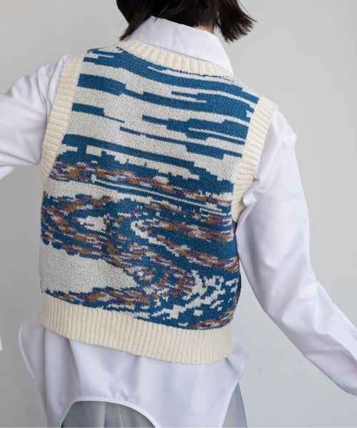 VACANCY（ヴァカンシー）の「ウォーターサイド柄ZIPニットベスト（ベスト・レディース・アイボリー/ブルー・FREE）」の12枚目の写真