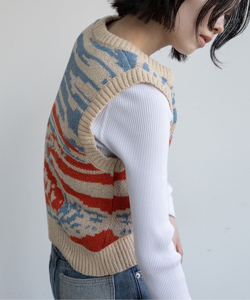 VACANCY（ヴァカンシー）の「ウォーターサイド柄ZIPニットベスト（ベスト・レディース・アイボリー/ブルー・FREE）」の22枚目の写真