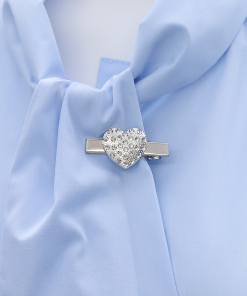 clear(クリア)の「ハートビジューボタンパフスリーブボウタイ五分袖ブラウス(シャツ/ブラウス・レディース・オフホワイト/ブラック/サックスブルー・F)」の6枚目の写真