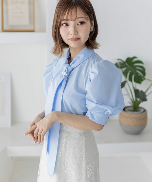 clear(クリア)の「ハートビジューボタンパフスリーブボウタイ五分袖ブラウス(シャツ/ブラウス・レディース・オフホワイト/ブラック/サックスブルー・F)」の14枚目の写真