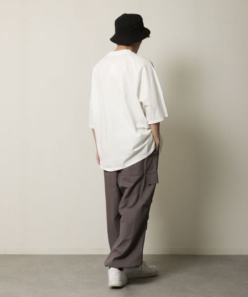 KANGOL(カンゴール)の「【KANGOL】 ピグメント ワンポイント ロゴ 刺繍 ビッグシルエット ラグラン ハーフスリーブ Tシャツ(Tシャツ/カットソー・メンズ・ネイビー/ネイビー系/ホワイト×ブラック/ブラック/ホワイト・MEDIUM/LARGE)」の8枚目の写真