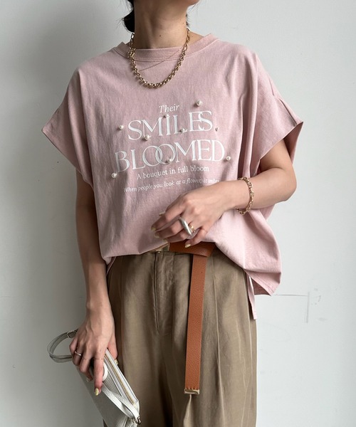 DouDou(ドゥドゥ)の「フロッキープリントロゴパールTEE(Tシャツ/カットソー・レディース・ピンク/グレイッシュベージュ/オフホワイト/チャコールグレー・FREE)」の4枚目の写真