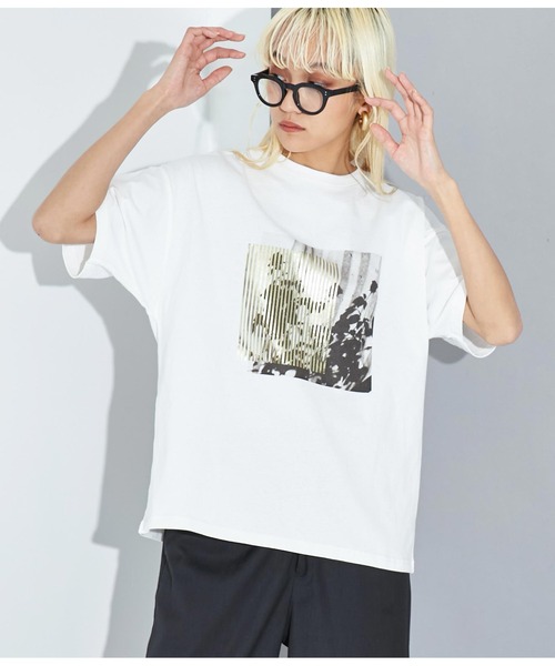Settimissimo（セッティミッシモ）の「オーバーサイズ モノクロフラワープリント Tシャツ（Tシャツ/カットソー・レディース・シルバー/ゴールド・FREE）」の13枚目の写真