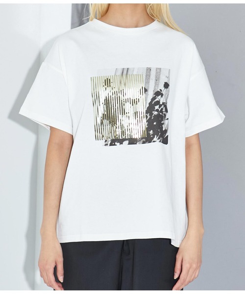Settimissimo（セッティミッシモ）の「オーバーサイズ モノクロフラワープリント Tシャツ（Tシャツ/カットソー・レディース・シルバー/ゴールド・FREE）」の20枚目の写真