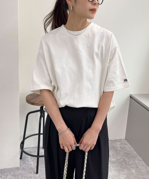 fredy emue(フレディエミュ)の「【新色登場】FRワッペンオーバーサイズ Tシャツ(Tシャツ/カットソー・レディース・チャコールグレー/グレイッシュベージュ/ライトグレー/オフホワイト/グレー・38)」の13枚目の写真