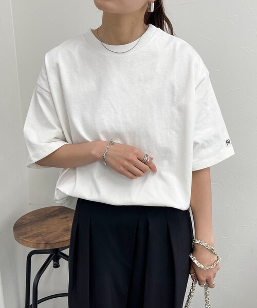 fredy emue(フレディエミュ)の「【新色登場】FRワッペンオーバーサイズ Tシャツ(Tシャツ/カットソー・レディース・チャコールグレー/グレイッシュベージュ/ライトグレー/オフホワイト/グレー・38)」の18枚目の写真