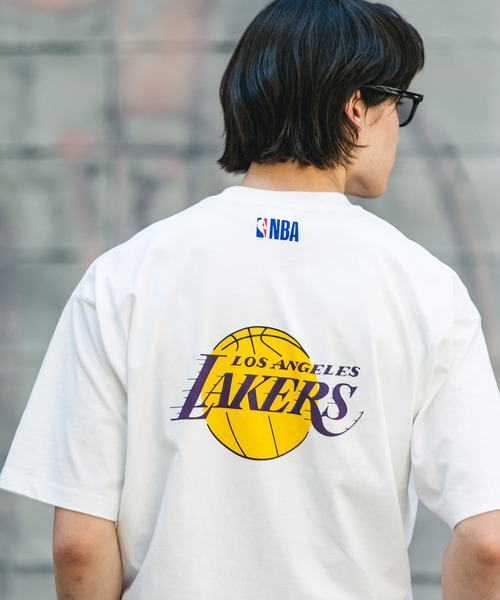 URBAN RESEARCH DOORS(アーバンリサーチドアーズ)の「『WEB/一部店舗限定サイズ』『別注』NBA×DOORS プリントTシャツ(Tシャツ/カットソー・メンズ・ホワイト/グリーン/ネイビー/スミクロ/ブラック/ホワイト系その他・LARGE/X-LARGE/MEDIUM)」の14枚目の写真
