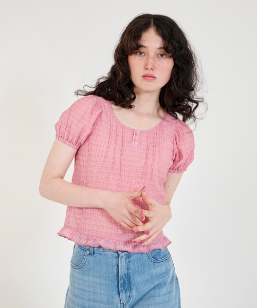 TINA:JOJUN(ティーナジョジュン)の「シアー ヘンリーネックブラウス TINA:JOJUN(シャツ/ブラウス・レディース・ベビーピンク/チェリーピンク/アイボリー・M)」の4枚目の写真