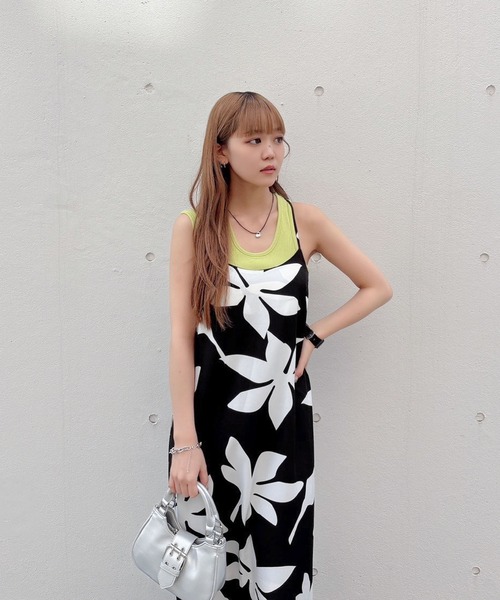 ENVYM（アンビー）の「バッククロスキャミワンピ（ワンピース・レディース・ブラック/ホワイト・FREE）」の20枚目の写真