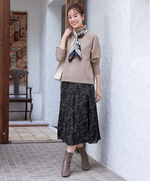 フラワープリントスカート（スカート）｜Tiaclasse（ティアクラッセ）