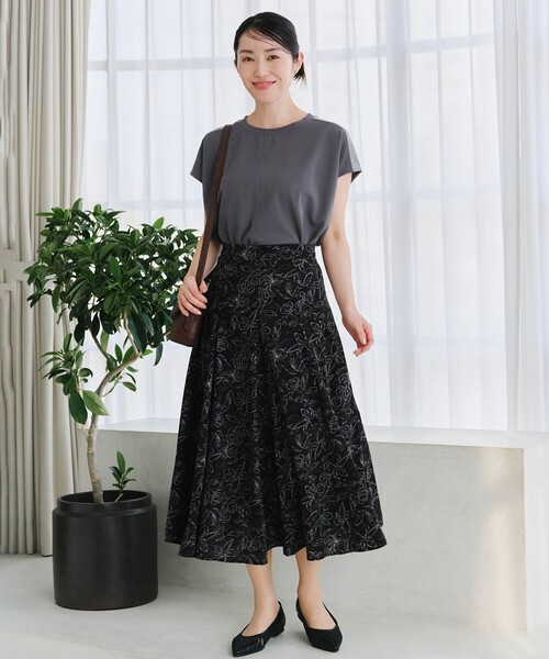 フラワープリントスカート（スカート）｜Tiaclasse（ティアクラッセ）