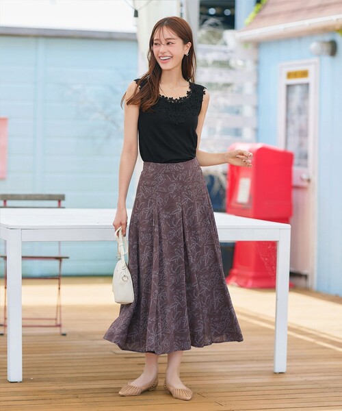 フラワープリントスカート（スカート）｜Tiaclasse（ティアクラッセ）