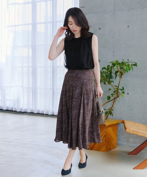 フラワープリントスカート（スカート）｜Tiaclasse（ティアクラッセ）