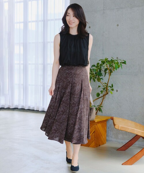 フラワープリントスカート（スカート）｜Tiaclasse（ティアクラッセ）