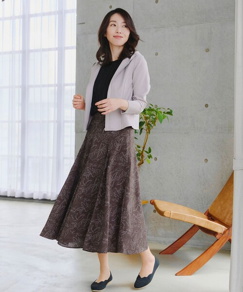 フラワープリントスカート（スカート）｜Tiaclasse（ティアクラッセ）