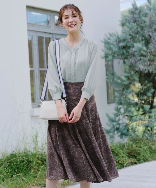 フラワープリントスカート（スカート）｜Tiaclasse（ティアクラッセ）