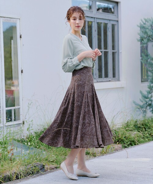 フラワープリントスカート（スカート）｜Tiaclasse（ティアクラッセ）