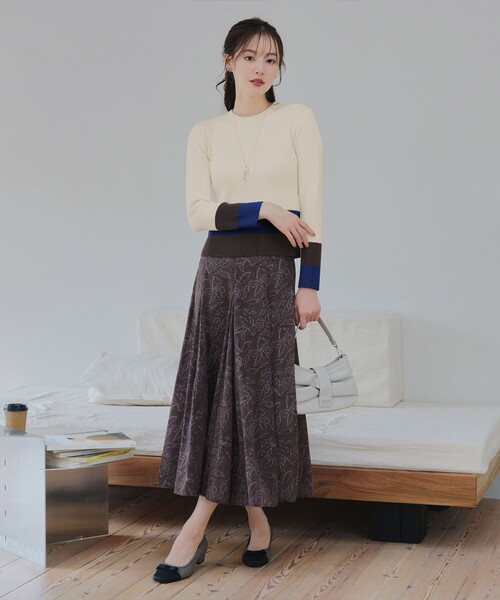 フラワープリントスカート（スカート）｜Tiaclasse（ティアクラッセ）