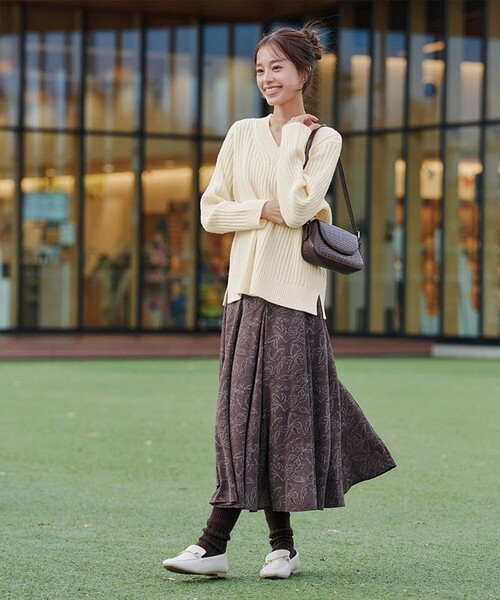 フラワープリントスカート（スカート）｜Tiaclasse（ティアクラッセ）