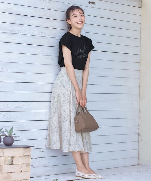 フラワープリントスカート（スカート）｜Tiaclasse（ティアクラッセ）