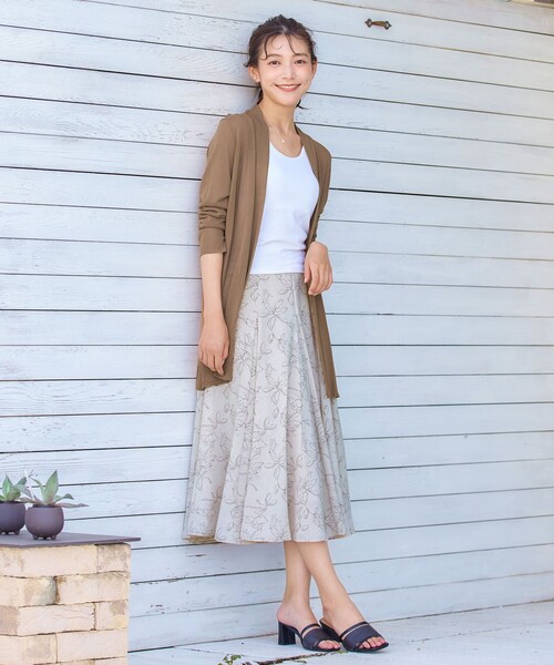 フラワープリントスカート（スカート）｜Tiaclasse（ティアクラッセ）