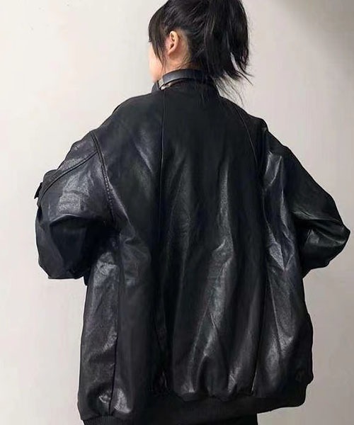 gossip！ロサンゼルス（ゴシップロサンゼルス）の「オーバーサイズ　ヴィンテージデザイン合皮ブルゾン（ライダースジャケット・レディース・ブラック・M/L）」の3枚目の写真