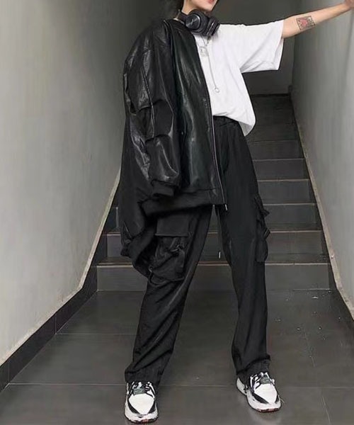 gossip！ロサンゼルス（ゴシップロサンゼルス）の「オーバーサイズ　ヴィンテージデザイン合皮ブルゾン（ライダースジャケット・レディース・ブラック・M/L）」の7枚目の写真