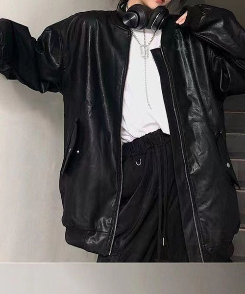 gossip！ロサンゼルス（ゴシップロサンゼルス）の「オーバーサイズ　ヴィンテージデザイン合皮ブルゾン（ライダースジャケット・レディース・ブラック・M/L）」の9枚目の写真