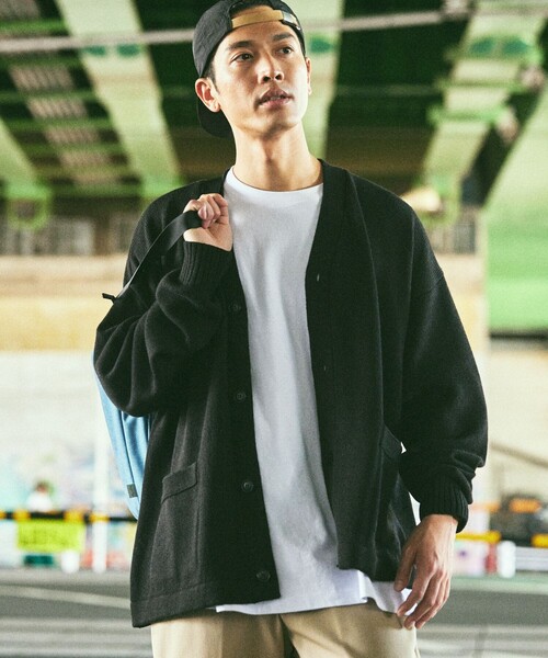 FREAK'S STORE(フリークスストア)の「限定展開 リラックスフィット イージーケア ウォッシャブル Vネックカーディガン(カーディガン/ボレロ・メンズ・グレイッシュブルー/グリーン/レッド/グレー/ネイビー/ダークブラウン/ブラック・SMALL/MEDIUM/LARGE)」の18枚目の写真