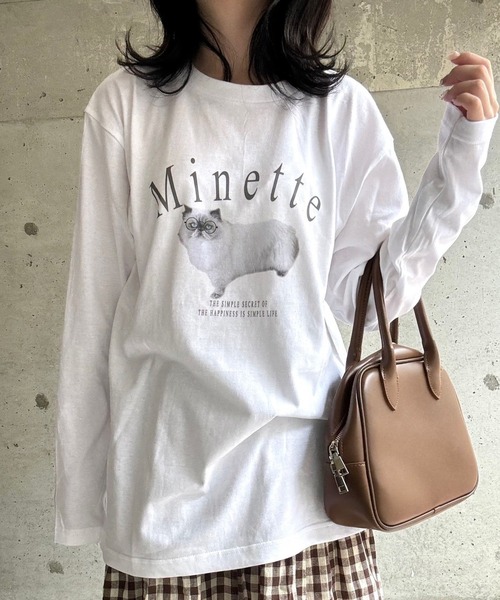 cuorequal(クオレコール)の「ねこ英字プリントロングTシャツ(Tシャツ/カットソー・レディース・ホワイト・MEDIUM)」の1枚目の写真