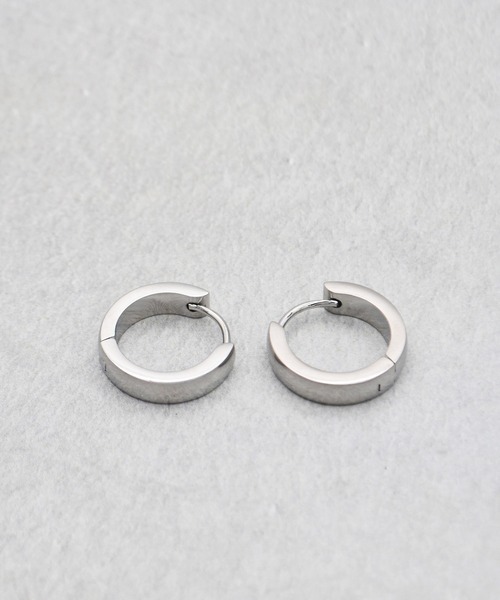 Diliraba(ディリラバ)の「【Diliraba】サージカルステンレス フープピアス C(ピアス(両耳用)・レディース・ゴールド/シルバー・FREE)」の5枚目の写真