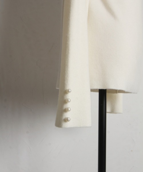 tocco closet(トッコ クローゼット)の「【ZOZO限定】パールカフス×サイドリボンネックニットトップス(ニット/セーター・レディース・オフホワイト/ブラック/その他・M)」の5枚目の写真