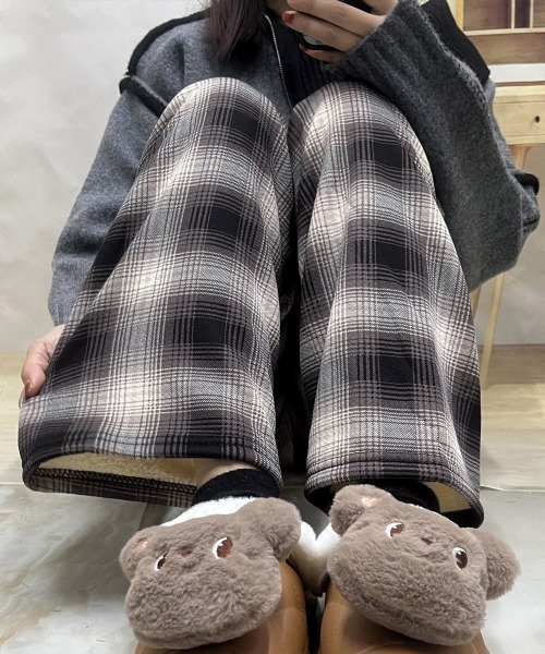 Miniministore(ミニミニストア)の「裏起毛チェック柄パンツ 裏ボアパンツ防寒(その他パンツ・レディース・ブラック/ホワイト×ブラック/ブルー/イエロー/ダークグレー/レッド/グリーン/ブラウン・FREE)」の4枚目の写真