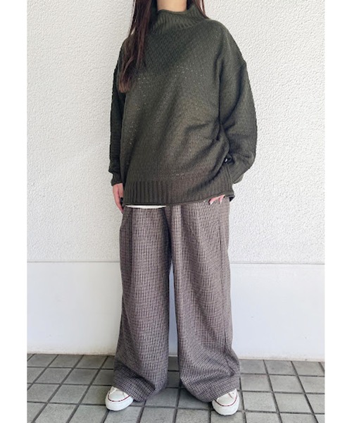 WORLD WIDE LOVE!(ワールドワイドラブ)の「ロールアップハニカムニットプル(ニット/セーター・レディース・ブラック/カーキ/アイボリー・1)」の1枚目の写真