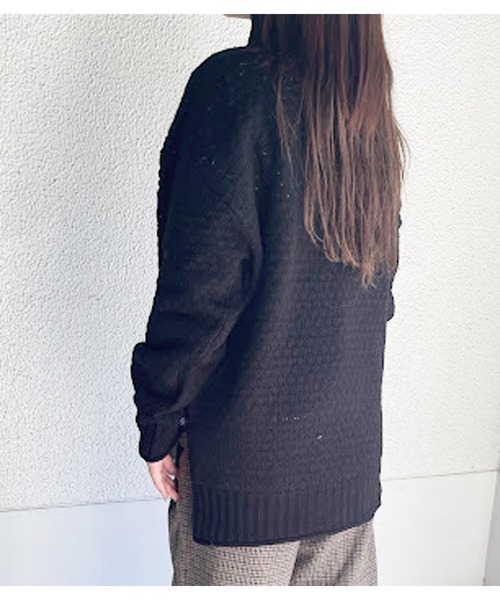 WORLD WIDE LOVE!(ワールドワイドラブ)の「ロールアップハニカムニットプル(ニット/セーター・レディース・ブラック/カーキ/アイボリー・1)」の13枚目の写真