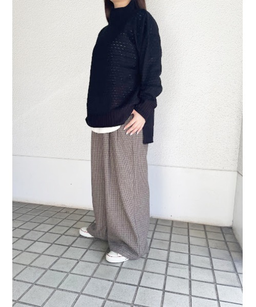 WORLD WIDE LOVE!(ワールドワイドラブ)の「ロールアップハニカムニットプル(ニット/セーター・レディース・ブラック/カーキ/アイボリー・1)」の14枚目の写真