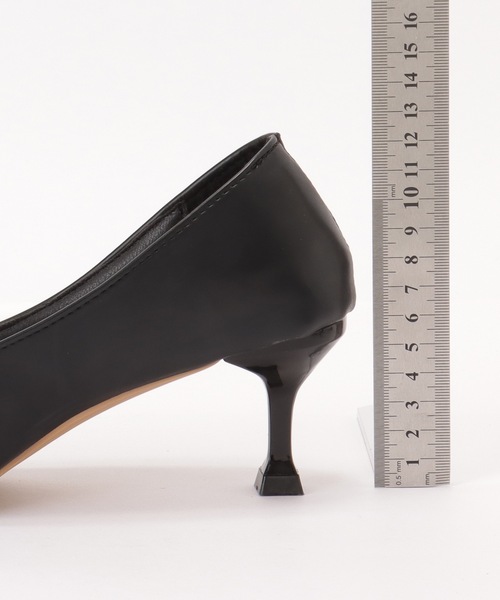 フェンディ レザー フリル パンプス ブラック Prada レザーパンプス | ブラック | FARFETCH JP