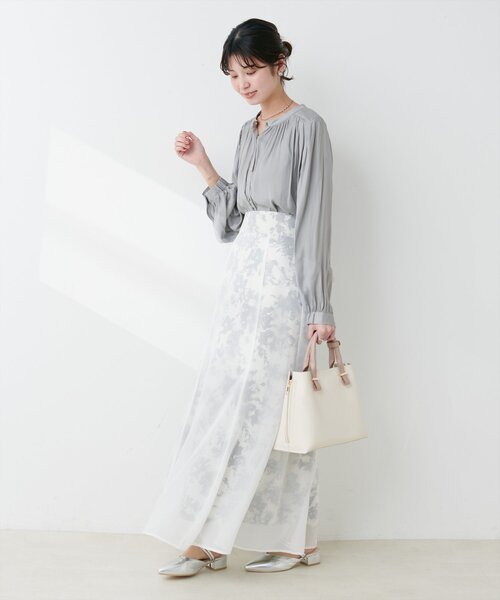 natural couture（ナチュラルクチュール）の「マット釦とろみサテンブラウス（シャツ/ブラウス・レディース・ラベンダー/その他1/ピンク/サックスブルー/ピンクベージュ/オフホワイト/チャコールグレー・FREE）」の20枚目の写真