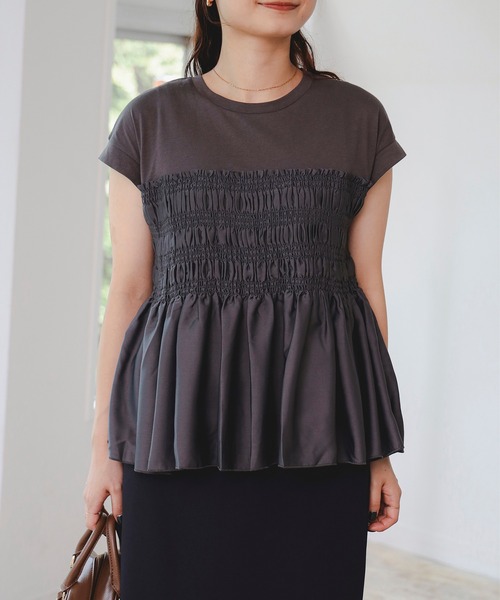 BEAMS HEART(ビームスハート)の「異素材シャーリング フレンチ プルオーバー(Tシャツ/カットソー・レディース・チャコールグレー/オフホワイト/ケリーグリーン・FREE)」の6枚目の写真