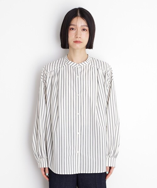 THE SHOP TK (ザ ショップ ティーケー )の「バックシャーリングシャツ【洗える】(シャツ/ブラウス・レディース・アイボリー系2/オフホワイト/サックスブルー系2・99)」の16枚目の写真