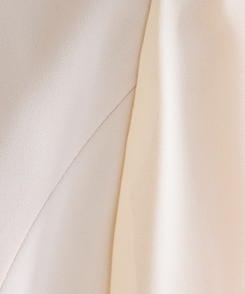 AIMER（エメ）の「ベルト付きアシンメトリーラッフルタイトワンピース（ワンピース・レディース・ベージュ/ネイビー・LARGE/MEDIUM）」の7枚目の写真